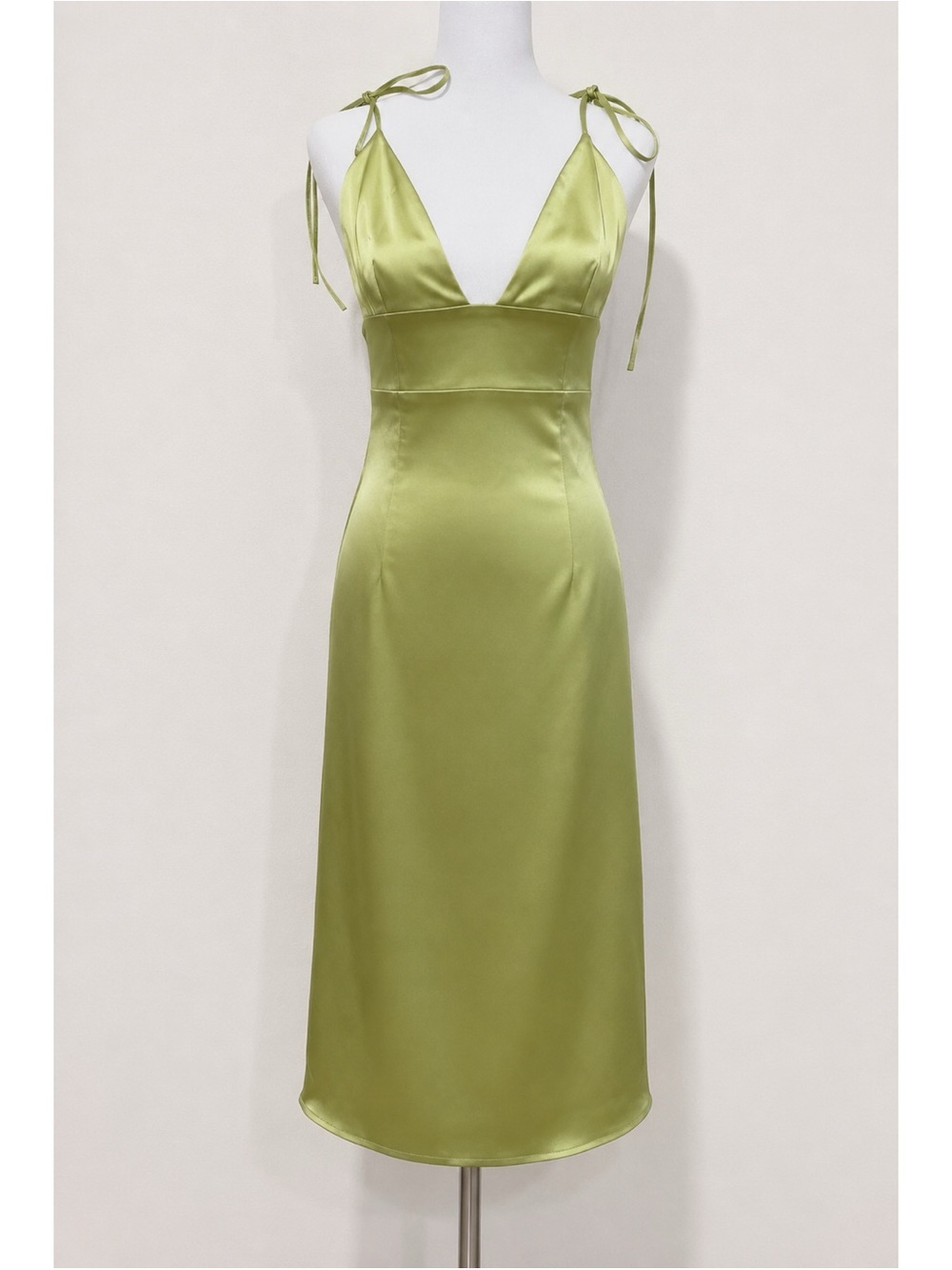 NWT Aritzia Wilfred Zadie Satin Midi Dress Sage Green Size 8 Capsule Rush Week - Picture 2 of 7